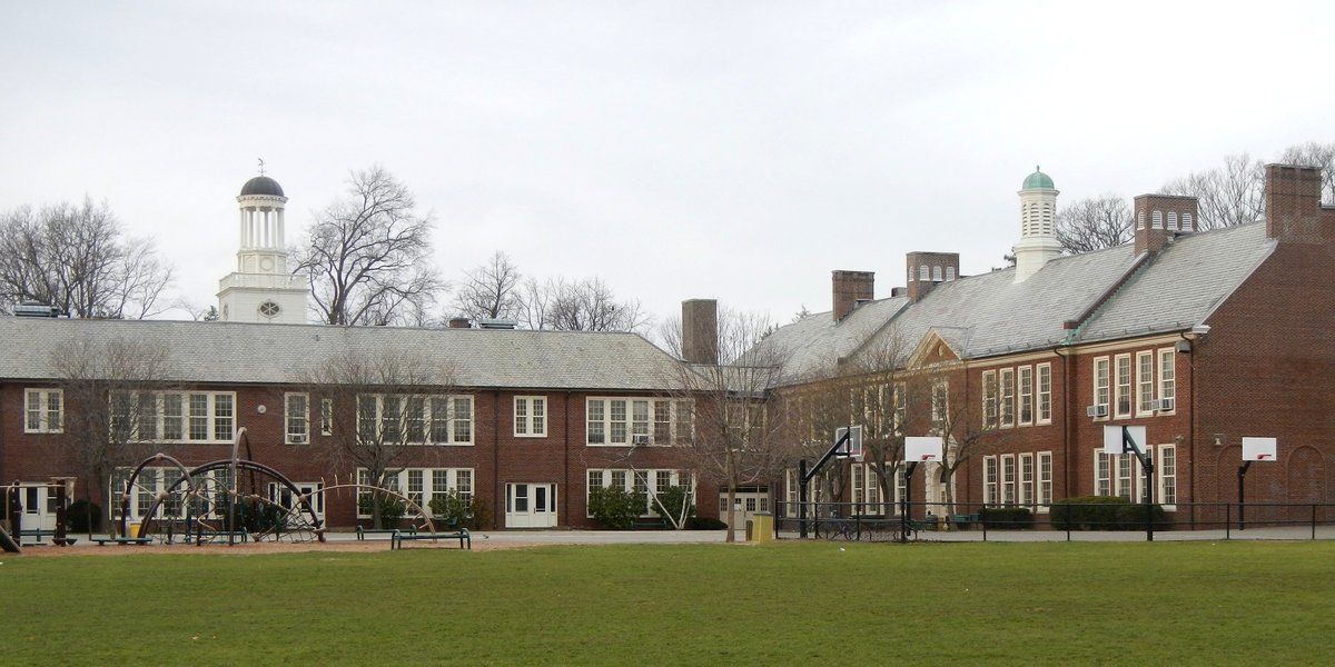 Scarsdale, NY - File:Edgewood School Scarsdale south cloudy jeh.jpg - 维基百科，自由的百科全书